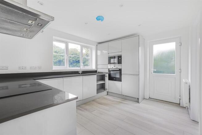 Kitchen 3.jpg