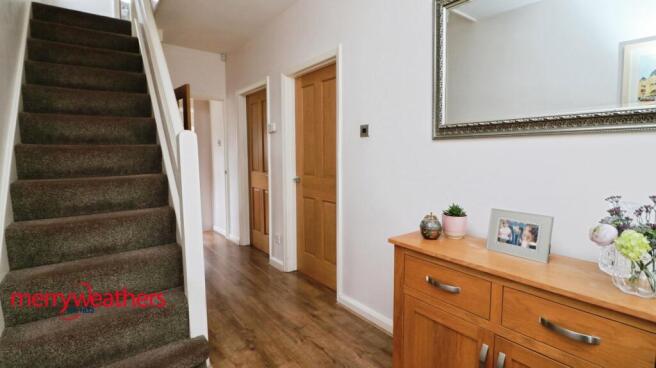 3 bed Semi-Detached for sale Image 6