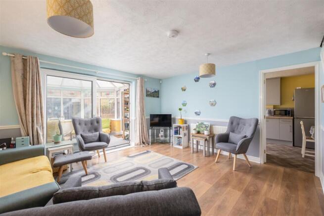 The Pastures 29 Sitting Room-1.jpg