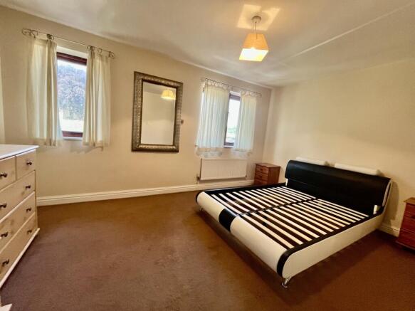 2 bed House to rent Image 7