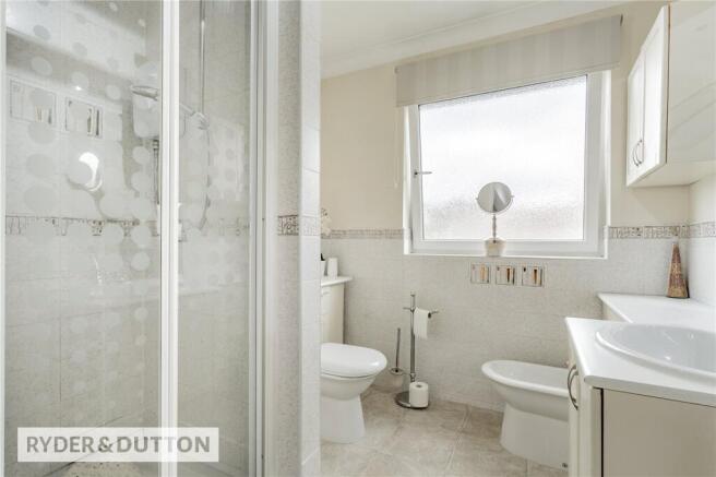 4 bed Detached for sale Image 12