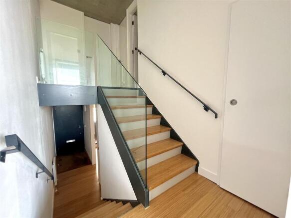 Split Level Hallwyay