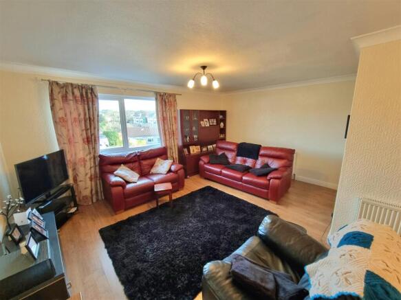 Sitting room 1.jpg