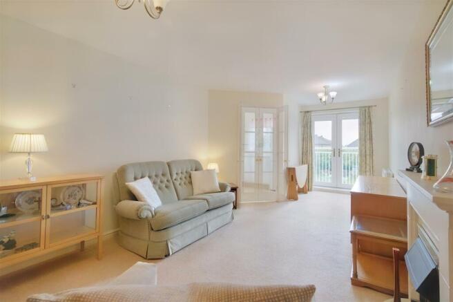 8550704-interior10.JPG