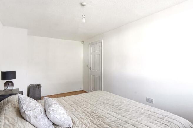 2 bed Flat for sale Image 8