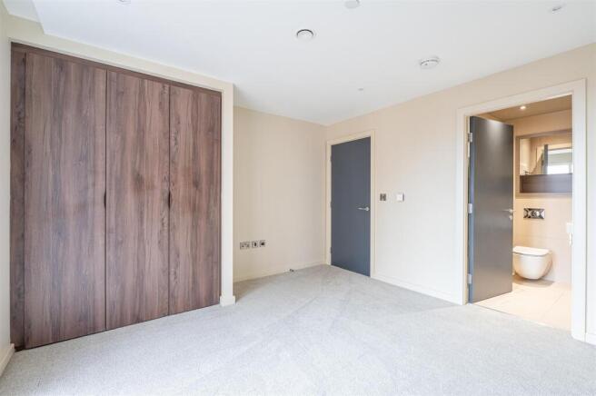 2 bed Apartment for sale Image 5