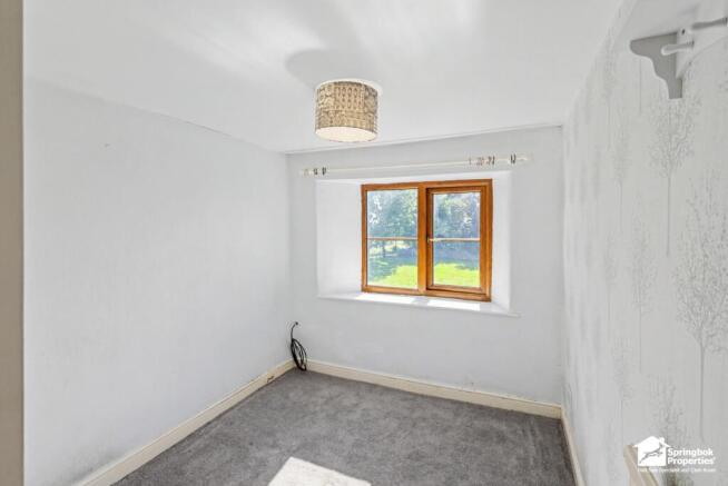 3 bed Terraced for sale Image 9