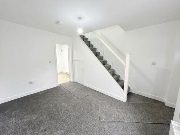 2 bed End of Terrace to rent Image 5
