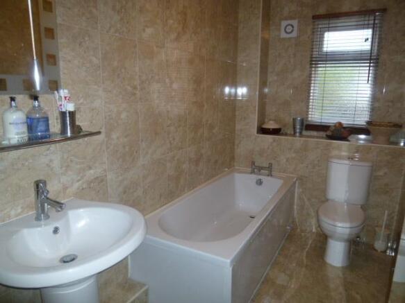 FAMILY BATHROOM