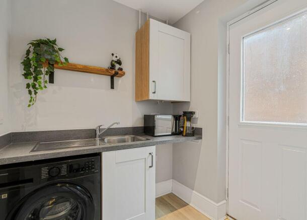 4 bed Detached for sale Image 10