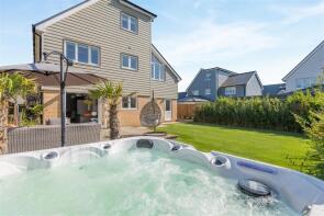 6, George Close, Folkestone CT18 7UB