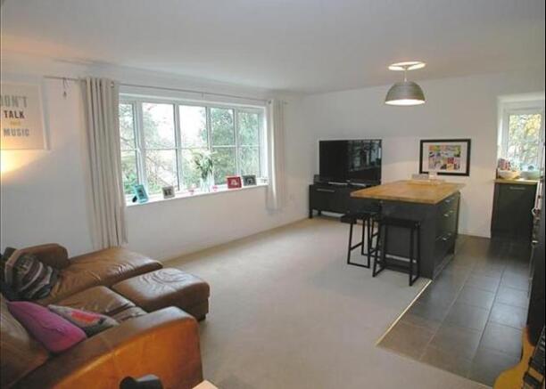 One bedroom property/apartment to rent in Ascot