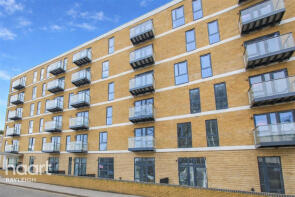 Flat 8, 47, Victoria Avenue, Southend-on-sea SS2 6DQ