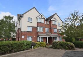 16, Roydon Court, Mayfield Road, Hersham, Walton-on-thames KT12 5HZ