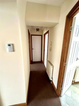2 bed Apartment to rent Image 6