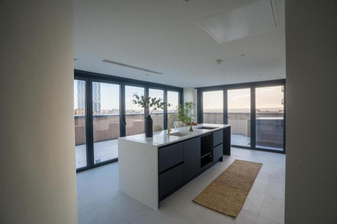 3 bed Duplex to rent Image 10