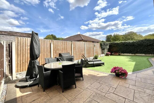 5 bed Detached for sale Image 6