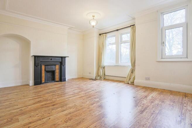 4 bed Terraced for sale Image 11