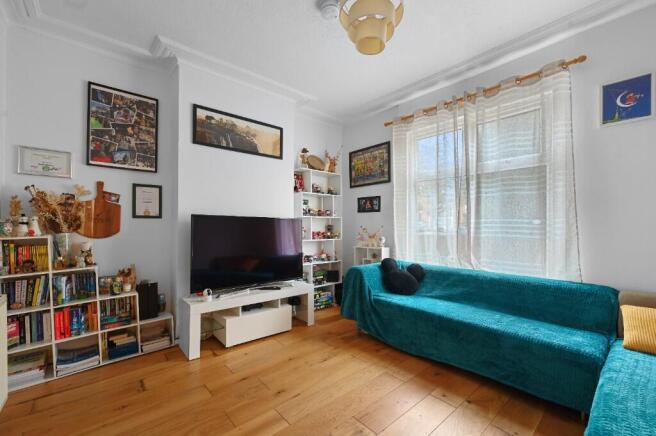 Sitting Room/Bedroom