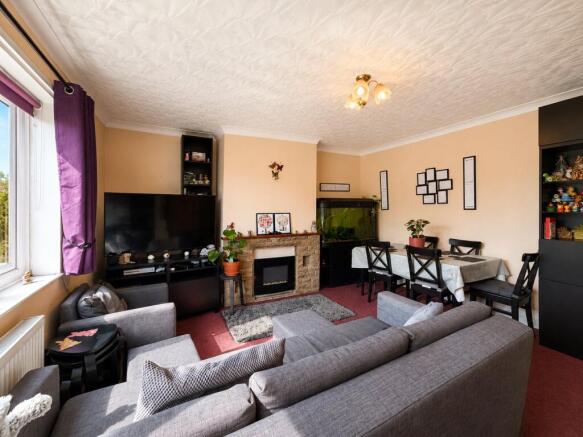3 bed Semi-Detached for sale Image 4