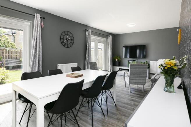 5 bed Detached for sale Image 5