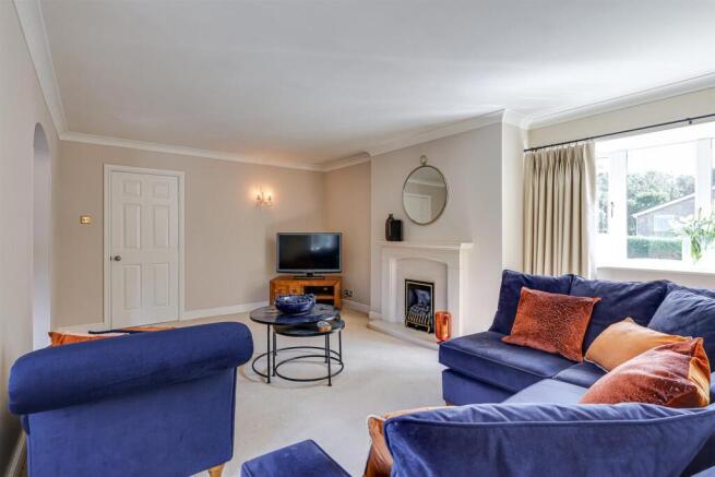 4 bed Detached for sale Image 7