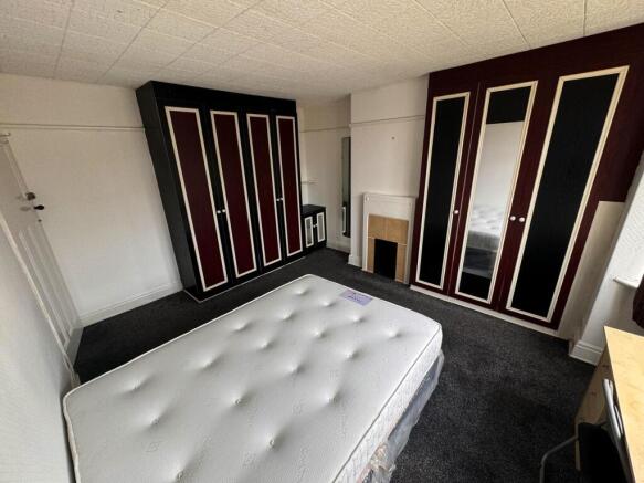 3 bed House to rent Image 8