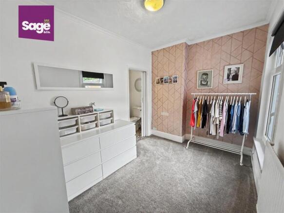 House in Newport, Risca West - More