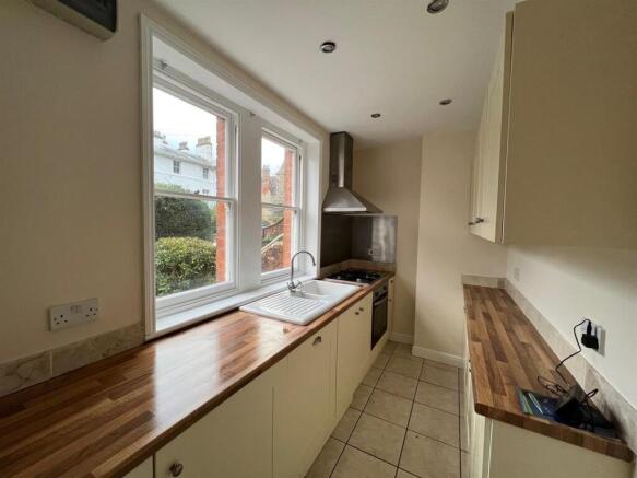 32a Abbey Road kitchen.jpg