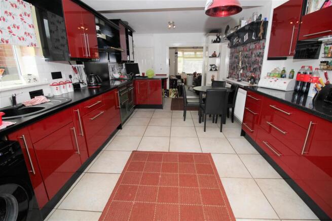 LIVING/KITCHEN/DINER