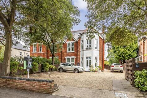 2 bedroom ground floor garden apartment in Nelson Road, Bournemouth