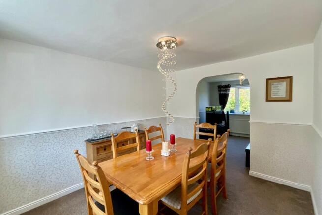 4 bed Detached for sale Image 6