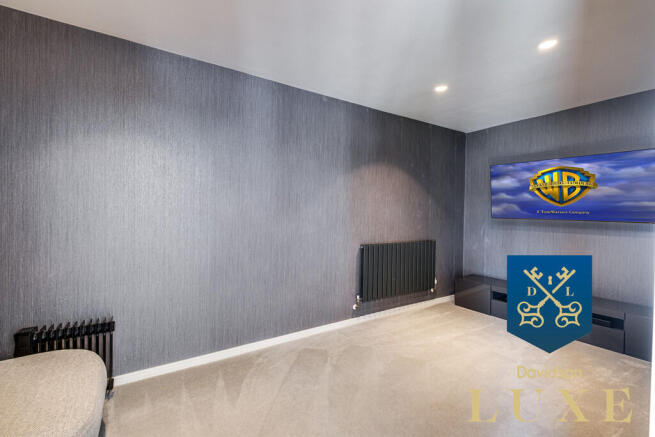 Logo Luxe (34 of ...