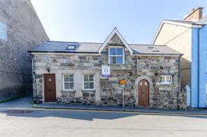 3 Bwthyn Y Mor, Castle Street, Criccieth LL52 0DP