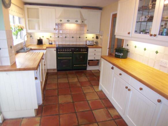 KITCHEN/BREAKFAST RM