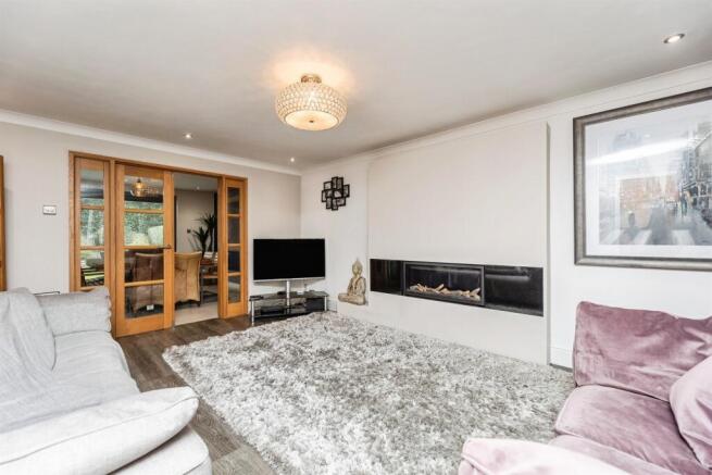 4 bed Detached for sale Image 4