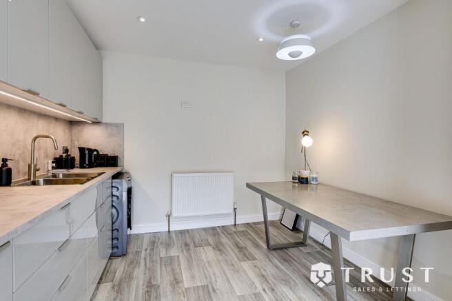 2 bed Semi-Detached for sale Image 6