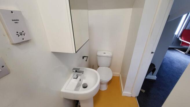 1 bed House Share to rent Image 5
