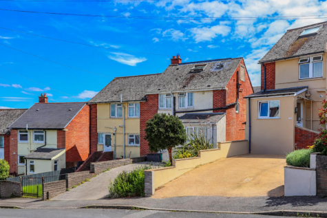 Warwick Way, Barry
