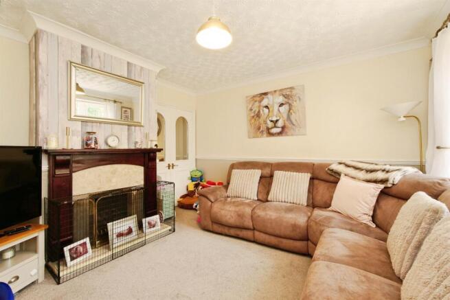 3 bed Semi-Detached for sale Image 6
