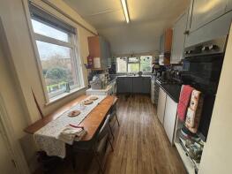43, St Chads Drive, Headingley, Leeds LS6 3PZ