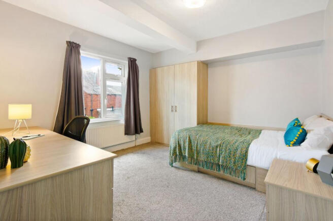 6 bed House to rent Image 5