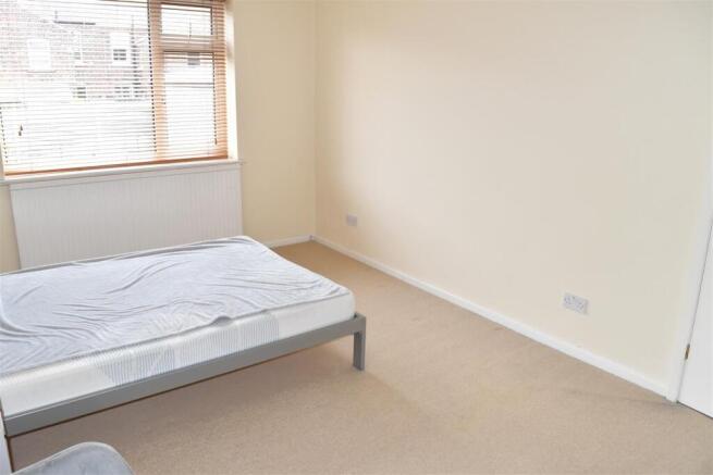 2 bed Semi-Detached Bungalow to rent Image 10