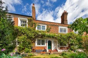 9, Rosemary Cottages, Rosemary Gardens, Mortlake, London SW14 7HD