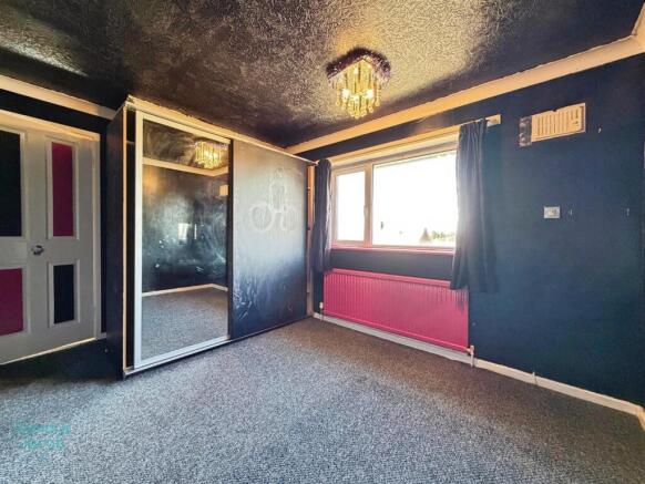 3 bed Semi-Detached for sale Image 11