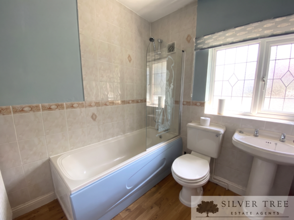 3 bed Terraced for sale Image 10