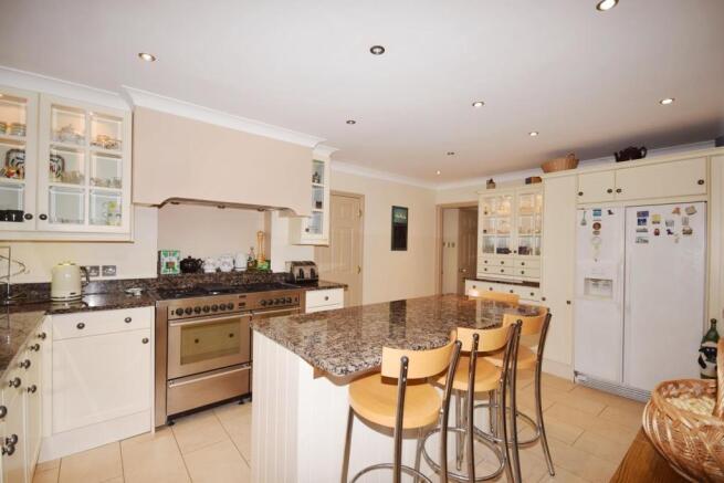 KITCHEN   1.JPG
