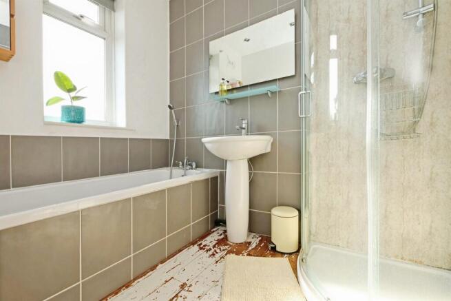 3 bed Semi-Detached for sale Image 12