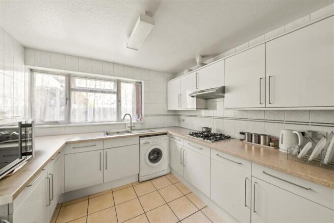 Logan Close, Hounslow photo 4