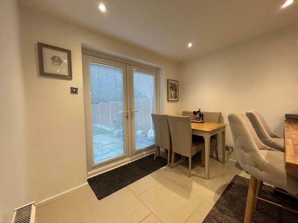 KITCHEN / DINING ROOM